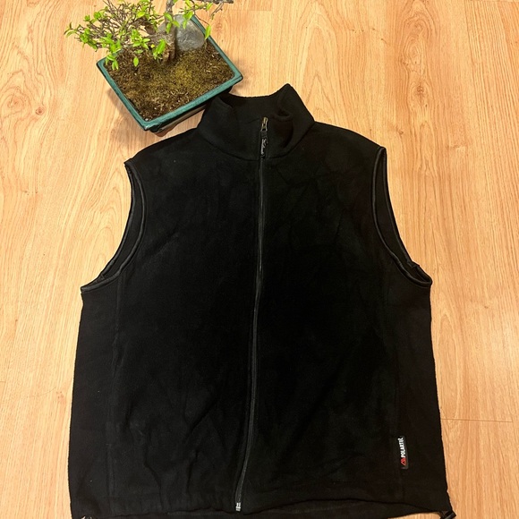 Large Woolrich Vest - Picture 2 of 8